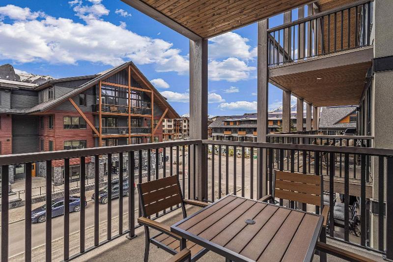 Tamarack Lodge By Spring Creek Vacations image
