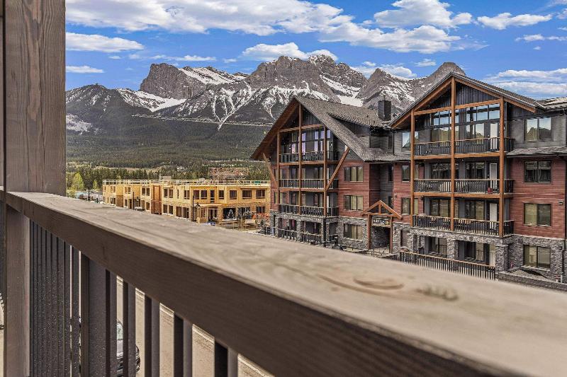 Tamarack Lodge By Spring Creek Vacations image