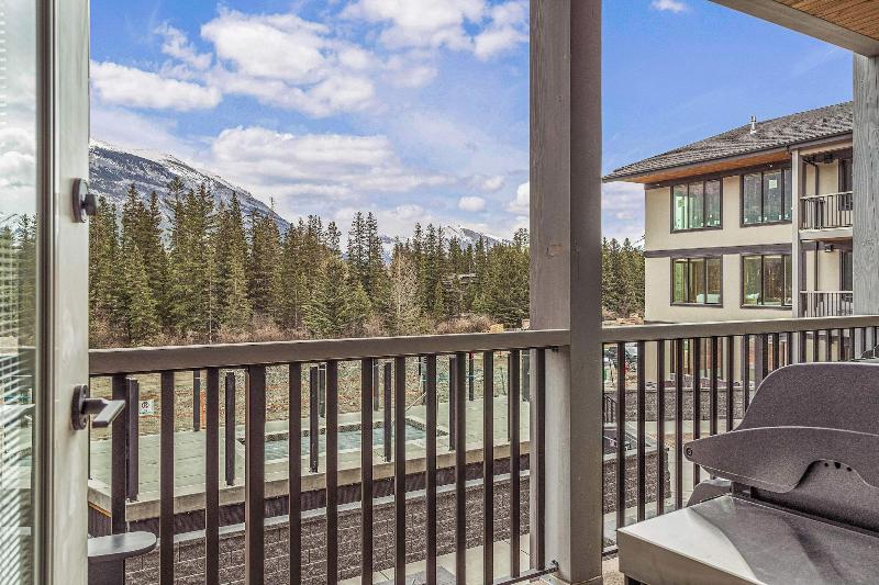 Tamarack Lodge By Spring Creek Vacations image