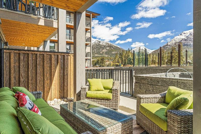 Tamarack Lodge By Spring Creek Vacations image