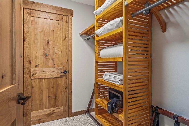Tamarack Lodge By Spring Creek Vacations image