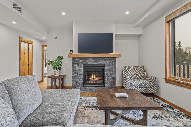 Tamarack Lodge By Spring Creek Vacations image