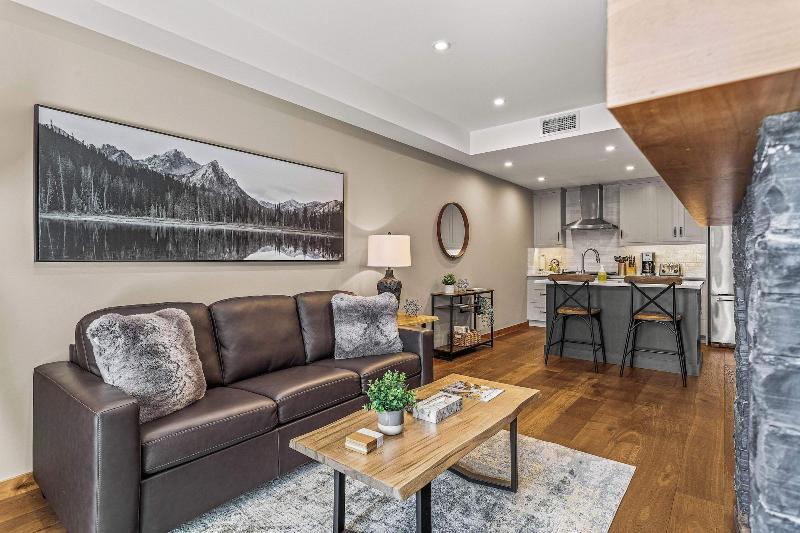 Tamarack Lodge By Spring Creek Vacations image