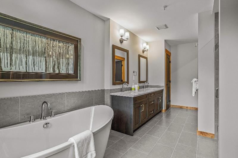 Tamarack Lodge By Spring Creek Vacations image