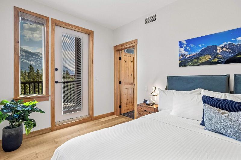 Tamarack Lodge By Spring Creek Vacations image