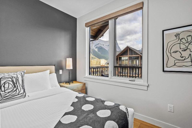 Tamarack Lodge By Spring Creek Vacations image