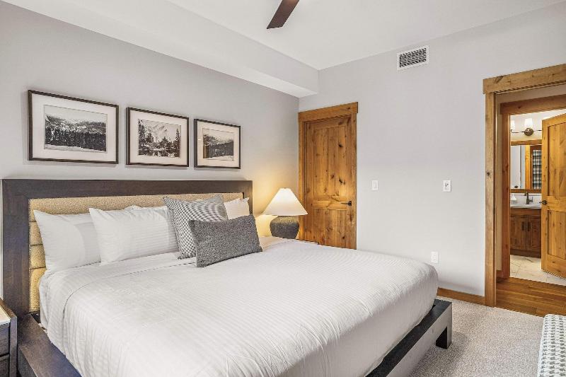 Tamarack Lodge By Spring Creek Vacations image