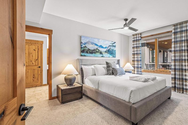 Tamarack Lodge By Spring Creek Vacations image