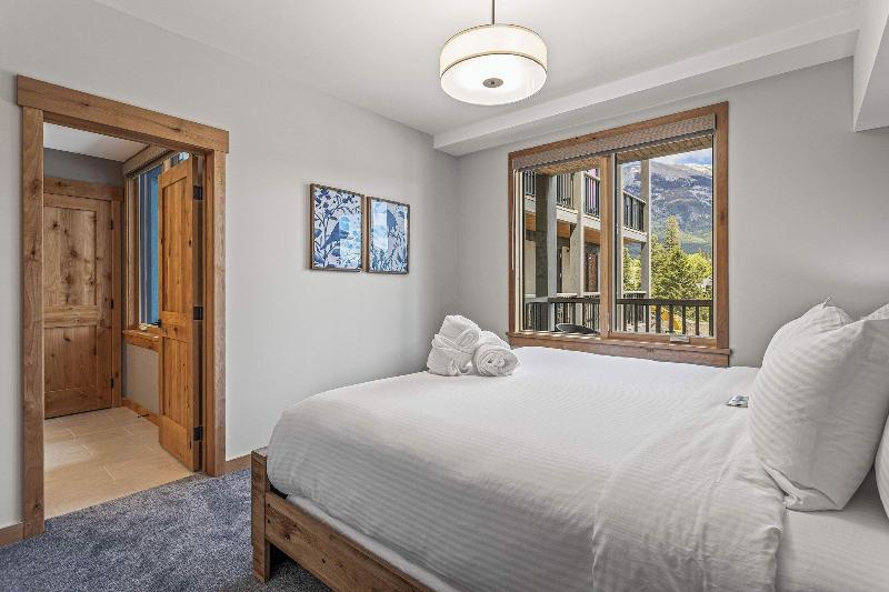 Tamarack Lodge By Spring Creek Vacations image