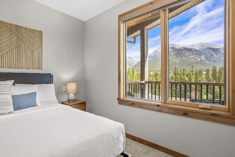 Tamarack Lodge By Spring Creek Vacations image