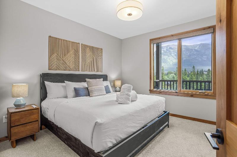 Tamarack Lodge By Spring Creek Vacations image