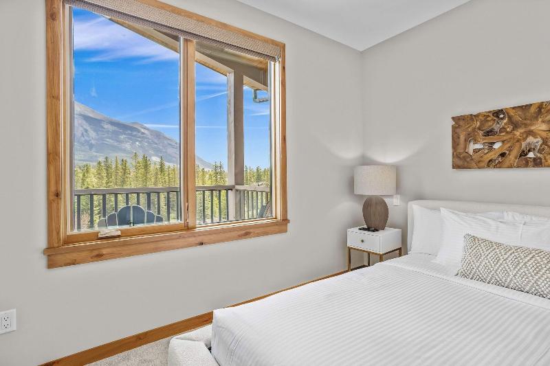 Tamarack Lodge By Spring Creek Vacations image