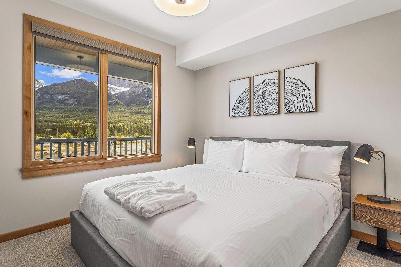 Tamarack Lodge By Spring Creek Vacations image