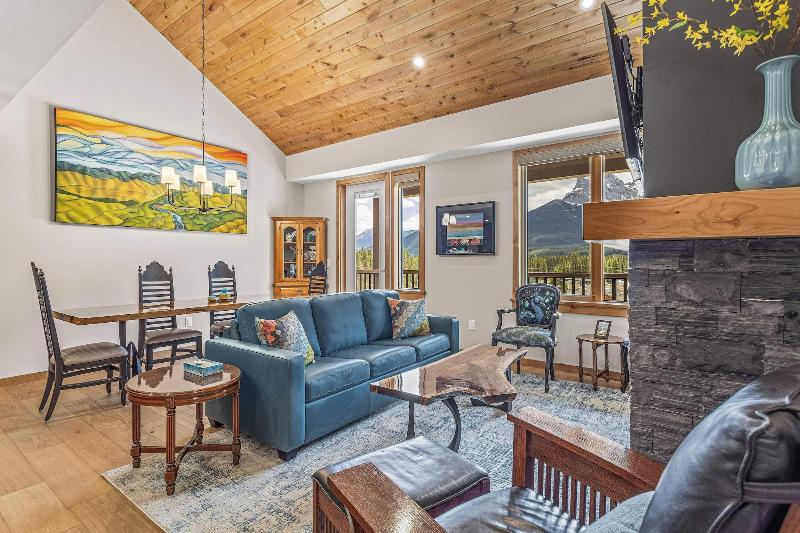 Tamarack Lodge By Spring Creek Vacations image