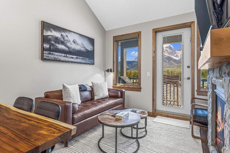 Tamarack Lodge By Spring Creek Vacations image