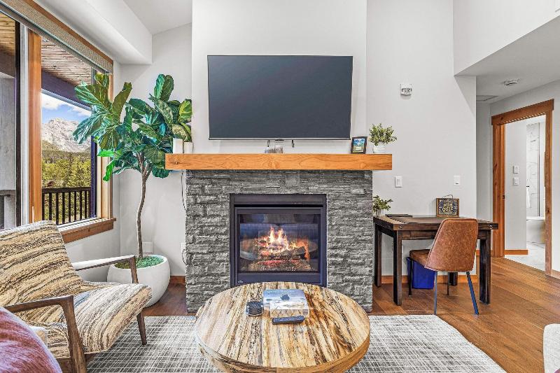 Tamarack Lodge By Spring Creek Vacations image
