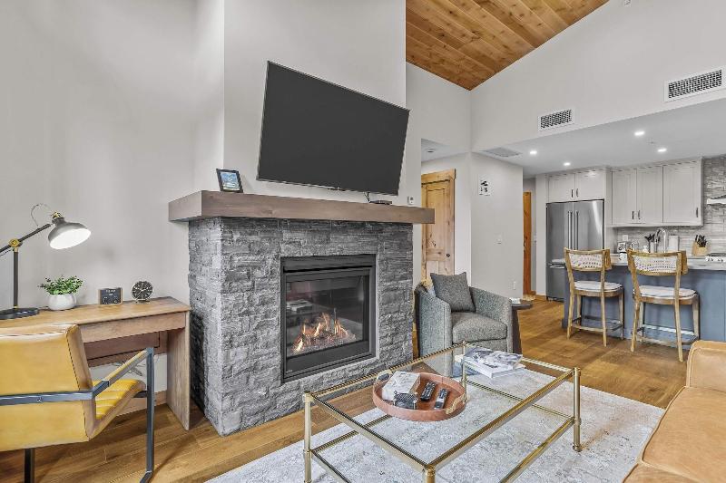 Tamarack Lodge By Spring Creek Vacations image