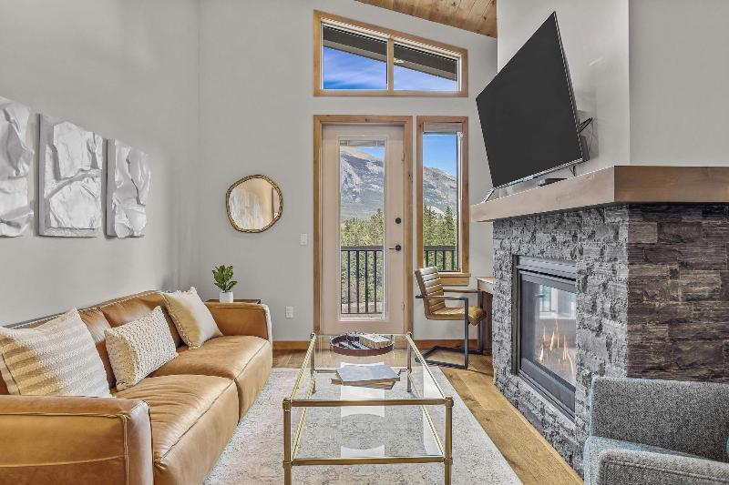 Tamarack Lodge By Spring Creek Vacations image