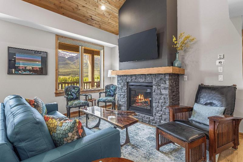 Tamarack Lodge By Spring Creek Vacations image