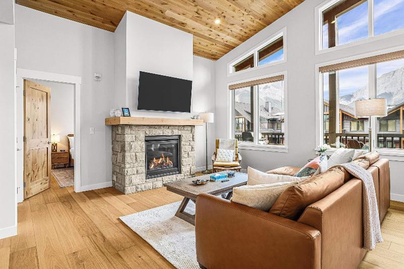 Tamarack Lodge By Spring Creek Vacations image
