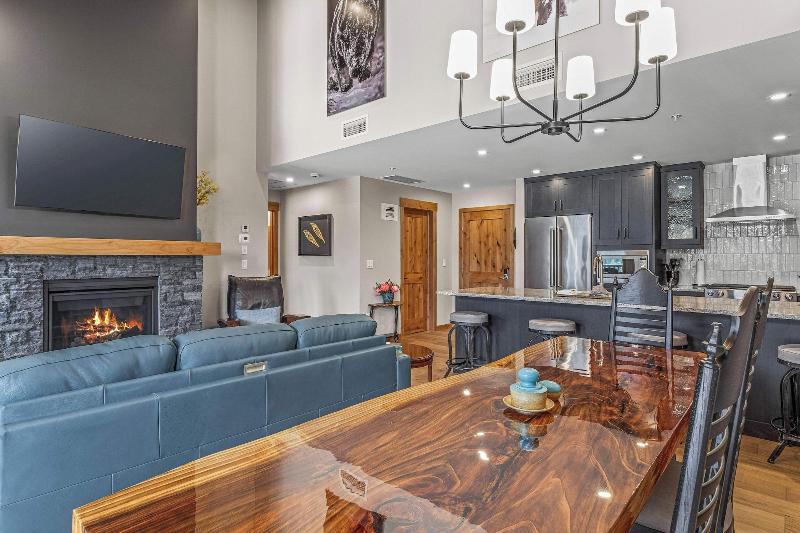Tamarack Lodge By Spring Creek Vacations image