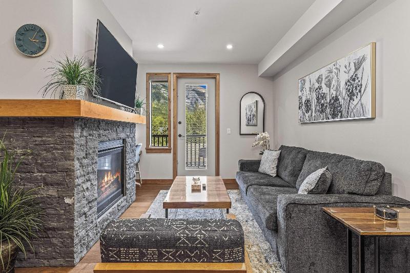 Tamarack Lodge By Spring Creek Vacations image