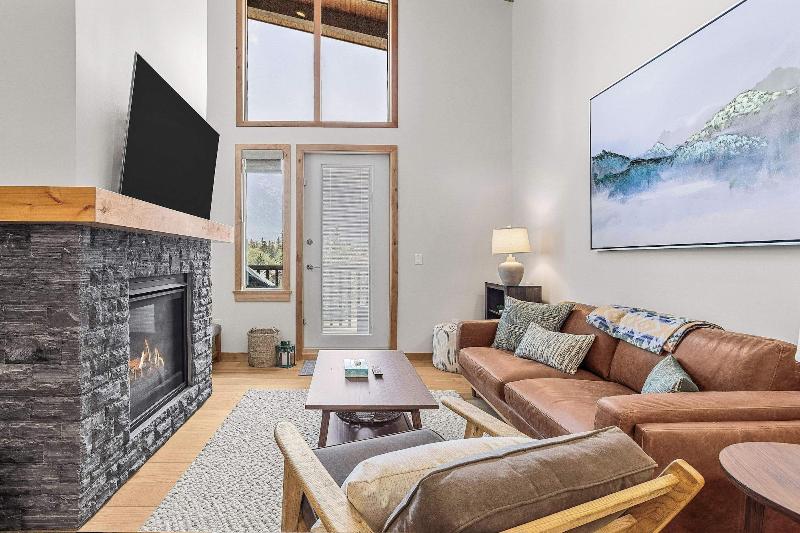 Tamarack Lodge By Spring Creek Vacations image