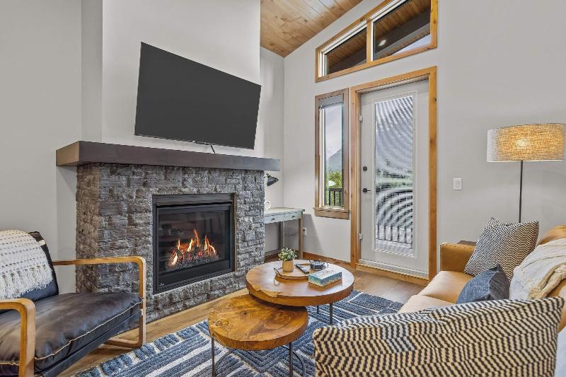 Tamarack Lodge By Spring Creek Vacations image
