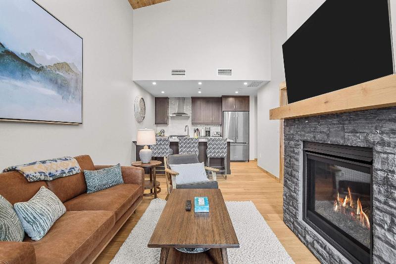 Tamarack Lodge By Spring Creek Vacations image