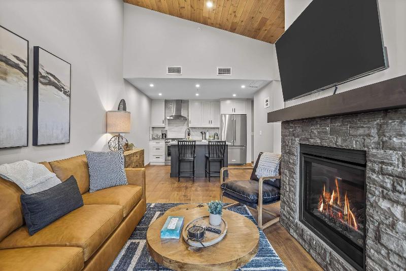 Tamarack Lodge By Spring Creek Vacations image
