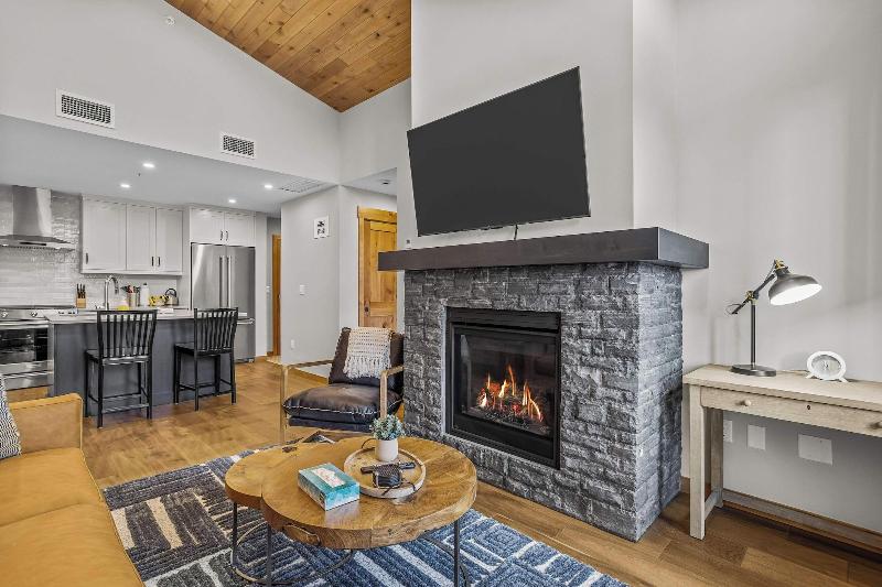 Tamarack Lodge By Spring Creek Vacations image