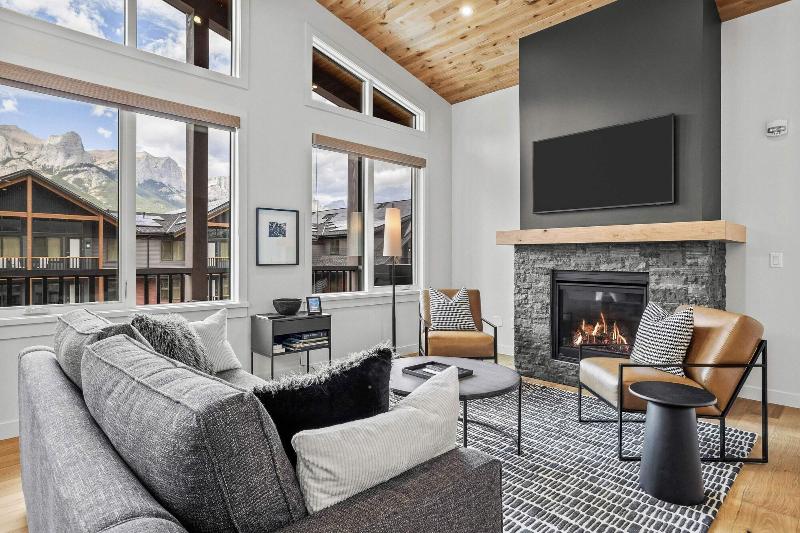 Tamarack Lodge By Spring Creek Vacations image