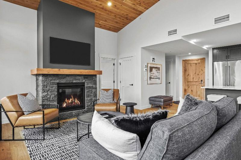 Tamarack Lodge By Spring Creek Vacations image