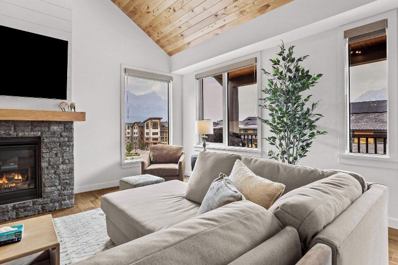 Tamarack Lodge By Spring Creek Vacations image