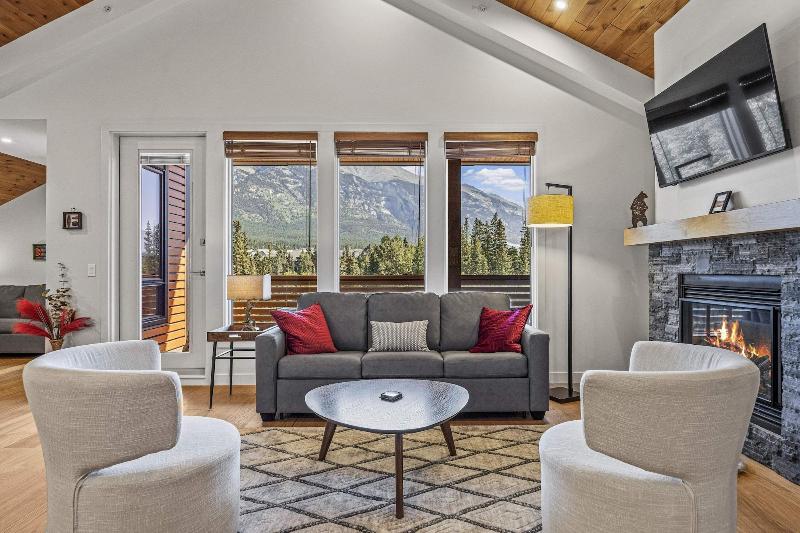 Tamarack Lodge By Spring Creek Vacations image