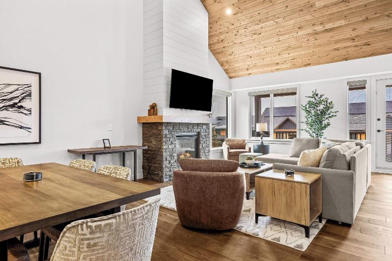 Tamarack Lodge By Spring Creek Vacations image