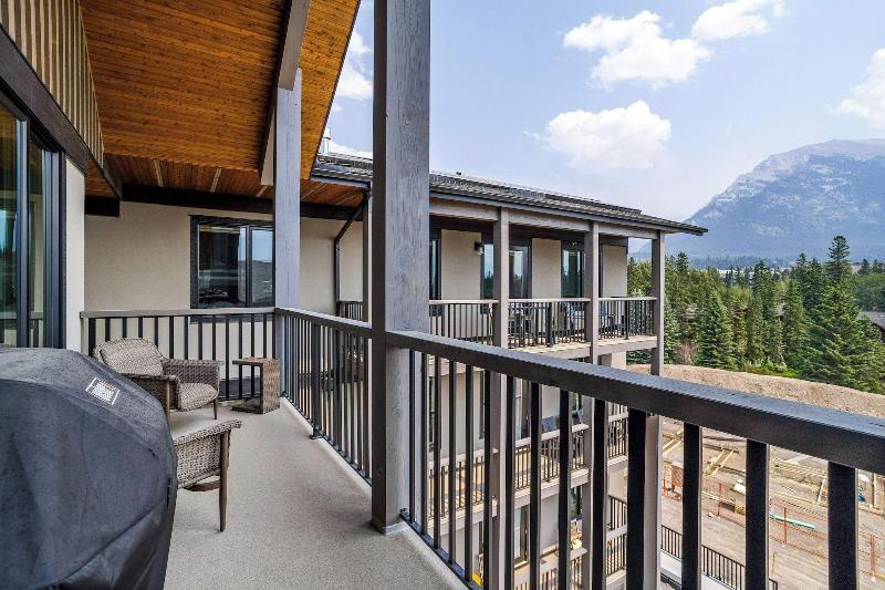 Tamarack Lodge By Spring Creek Vacations image