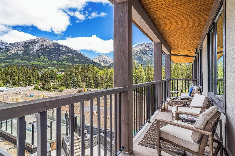 Tamarack Lodge By Spring Creek Vacations image