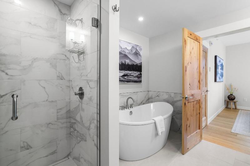 Tamarack Lodge By Spring Creek Vacations image