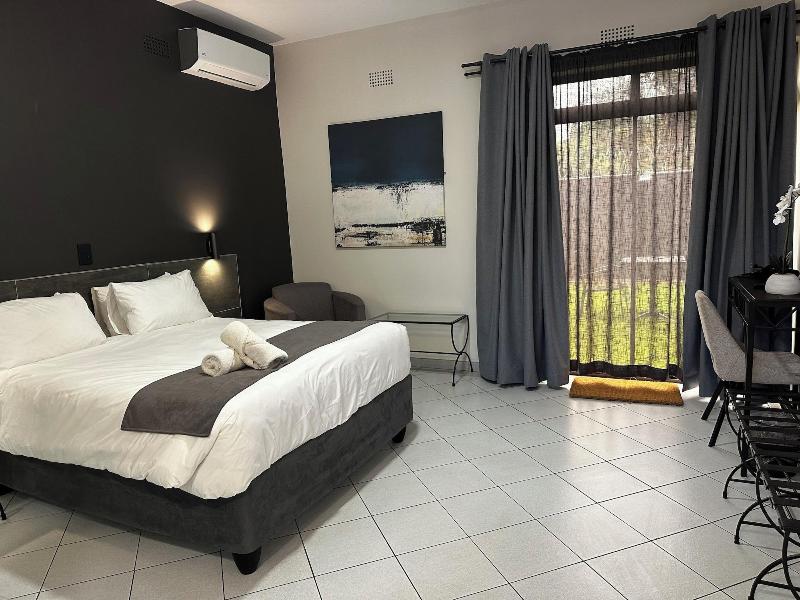 N1 Hotel Rotten Row image