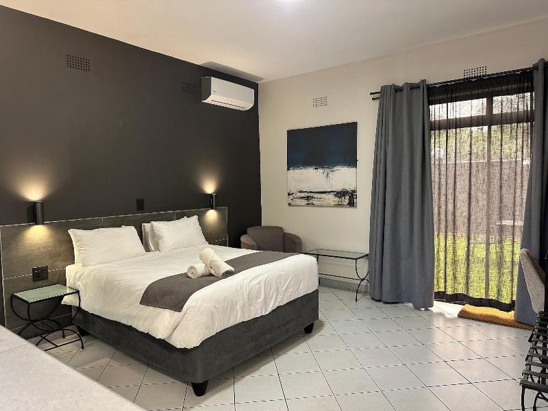 N1 Hotel Rotten Row image