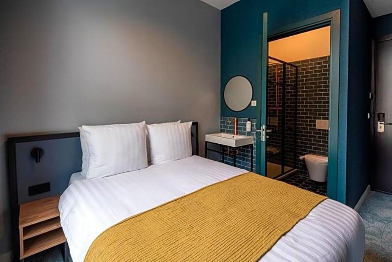 Fd Hotels image