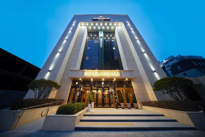Hotel Hive Inn image