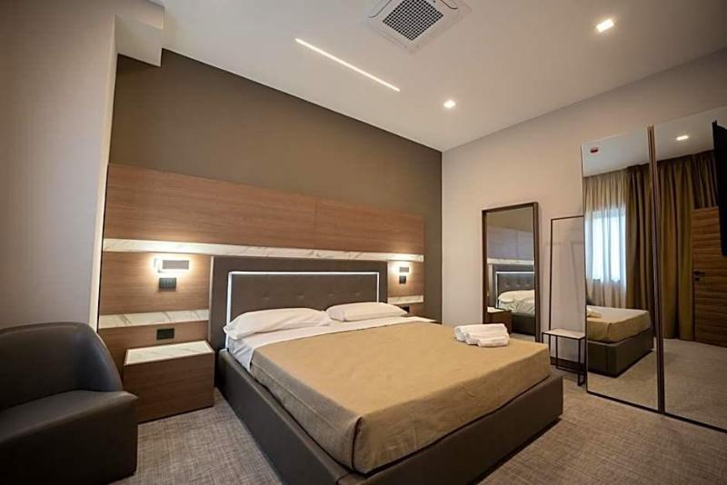 Building Hotel image