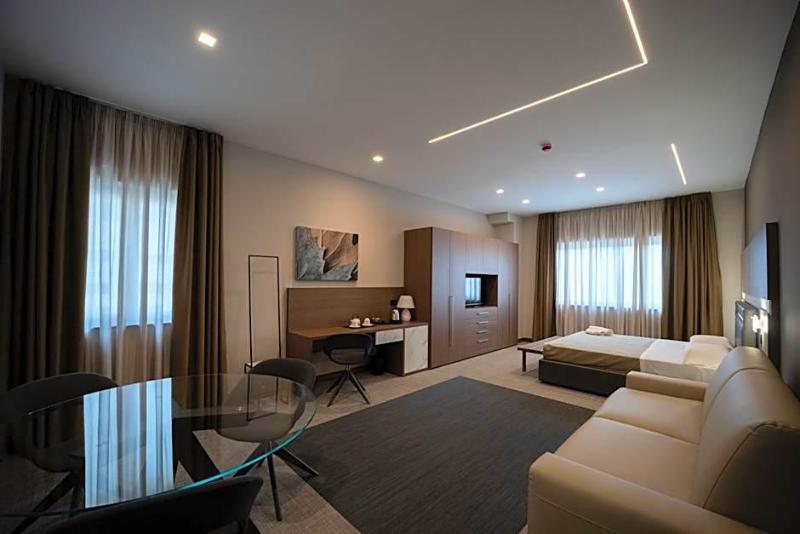 Building Hotel image