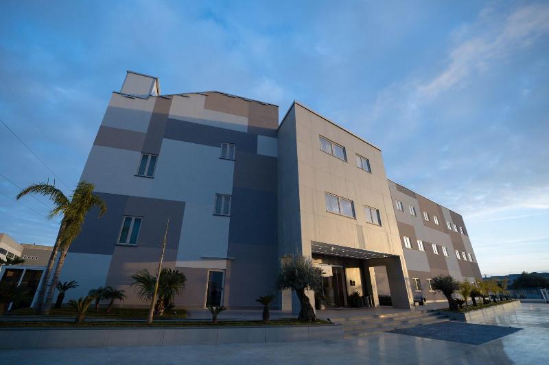 Building Hotel image