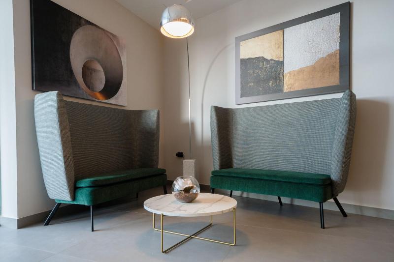 Building Hotel image