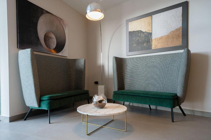 Building Hotel image