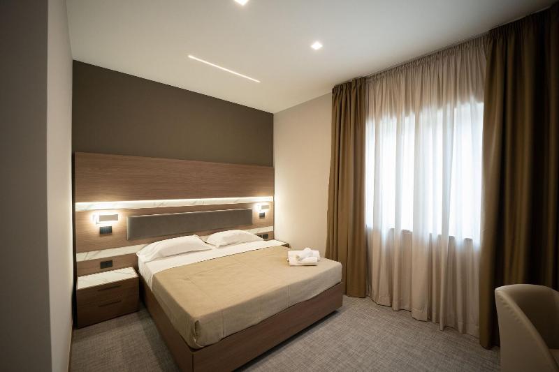 Building Hotel image
