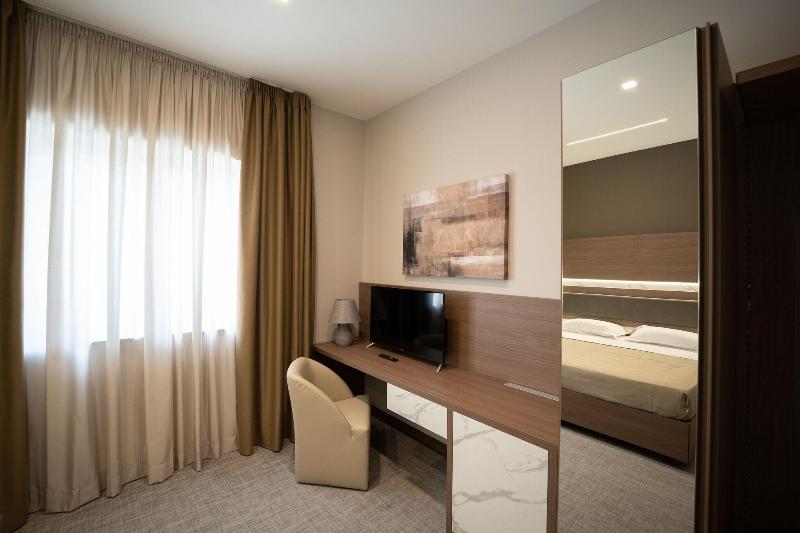 Building Hotel image